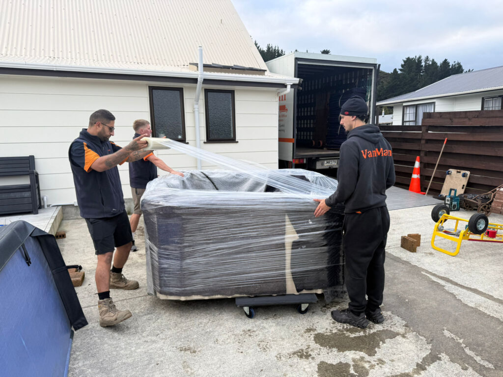 VanMan_WellingtonMovingCompany_SpecialistMoves_SpaPool2